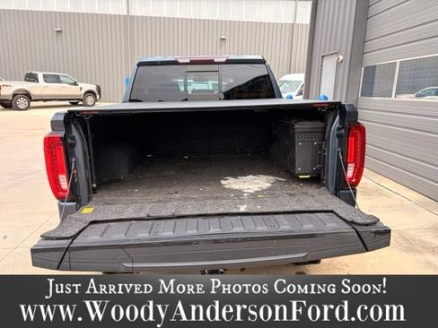 Used 2020 GMC Sierra 1500 SLT w/ SLT Premium Package AWD/4WD image 6