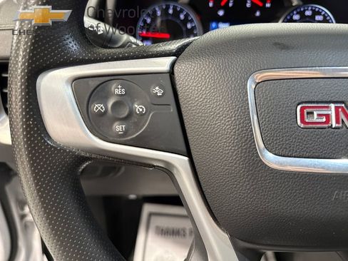 Used 2023 GMC Terrain SLE w/ Driver Convenience Package image 16