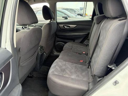 Used 2016 Nissan Rogue SV AWD/4WD image 9