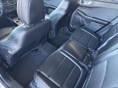 Used 2020 Ford Escape SEL image 10