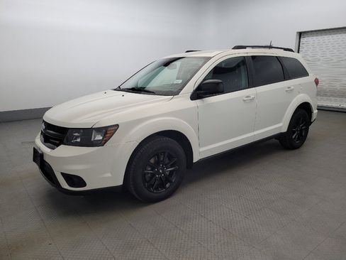 Used 2019 Dodge Journey SE w/ Connectivity Group image 2