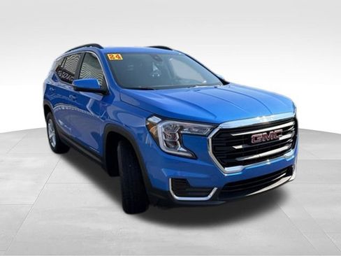 Certified 2024 GMC Terrain SLE w/ Driver Convenience Package AWD/4WD image 7