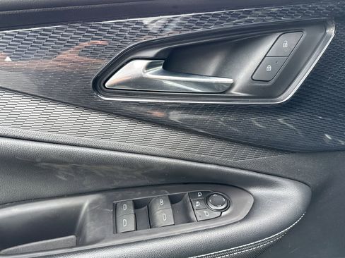 Used 2024 Chevrolet Blazer EV LT image 12