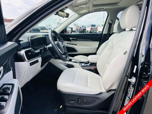 Used 2025 Kia Telluride S FWD image 3