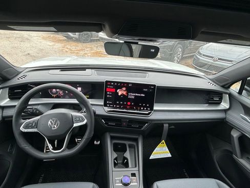 New 2026 Volkswagen Tiguan SE R-Line image 63