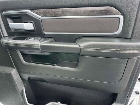 Used 2024 RAM 3500 Big Horn image 22