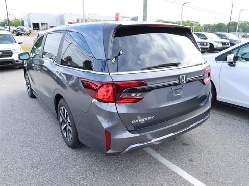 New 2026 Honda Odyssey EX-L image 3