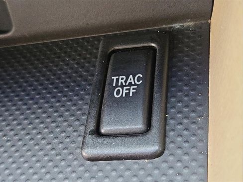 Used 2002 Toyota Solara Convertible image 25