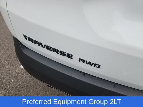 Used 2023 Chevrolet Traverse RS AWD/4WD image 17
