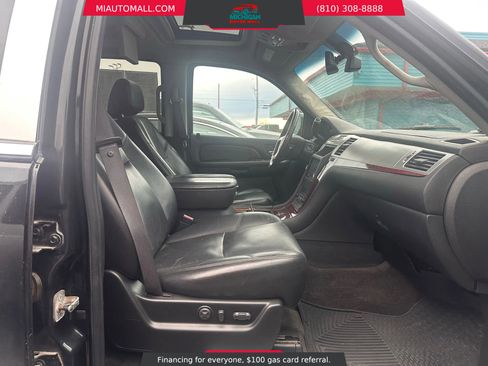 Used 2008 Cadillac Escalade AWD image 11