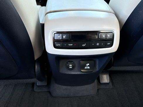 Used 2023 Hyundai Palisade Limited FWD image 14