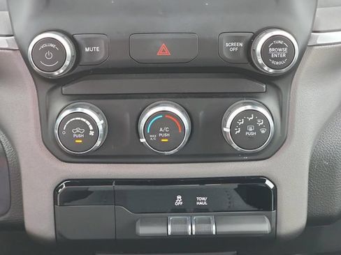 Used 2022 RAM 1500 Big Horn AWD/4WD image 25