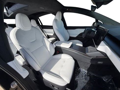 Used 2026 Tesla Model X Plaid AWD/4WD image 16