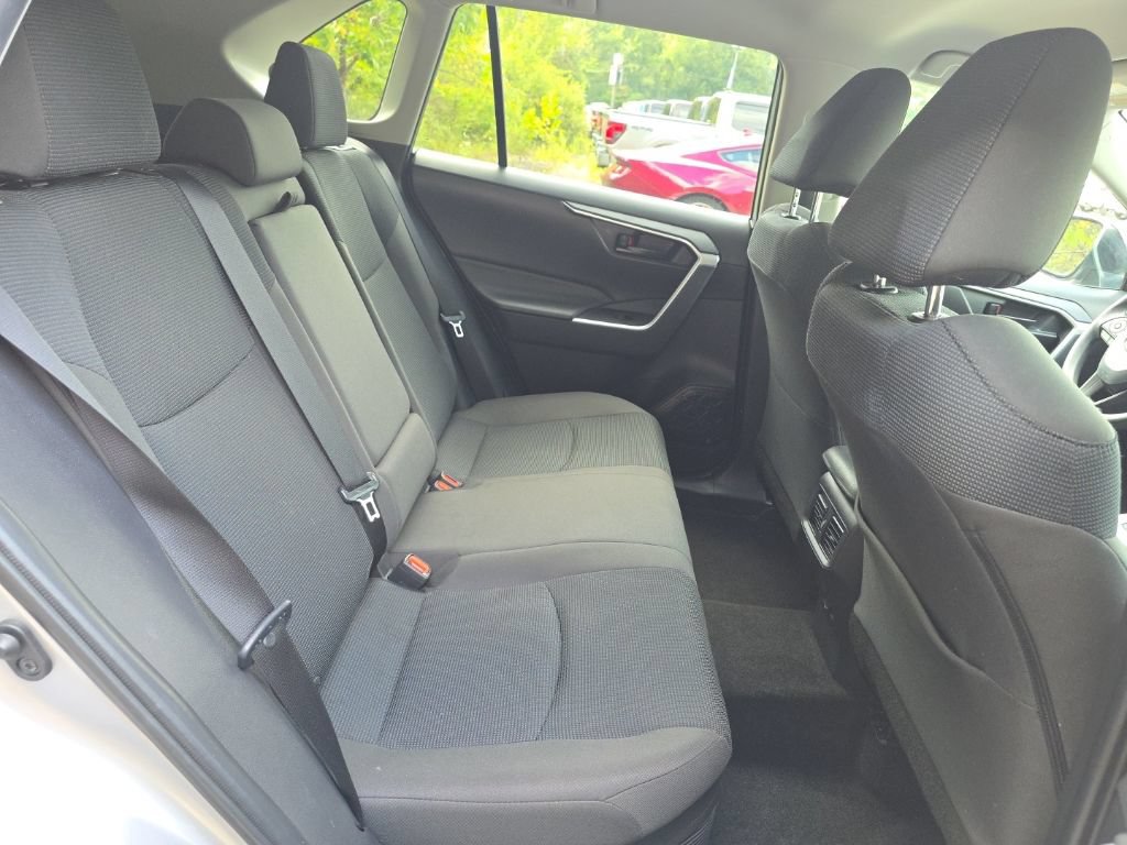 Used 2025 Toyota RAV4 LE AWD/4WD image 16