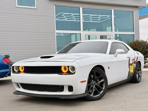 Used 2019 Dodge Challenger R/T Scat Pack RWD image 5
