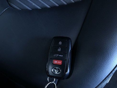 Certified 2025 Toyota Highlander XSE image 32