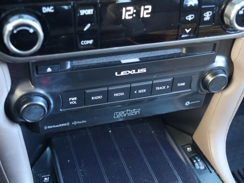 Used 2023 Lexus GX 460 Luxury w/ Accessory Package image 28