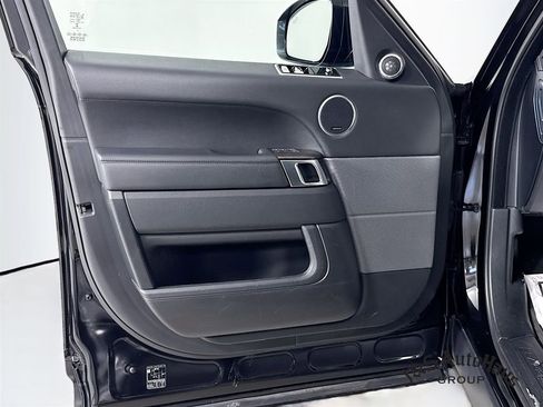 Used 2019 Land Rover Range Rover Sport SE image 22