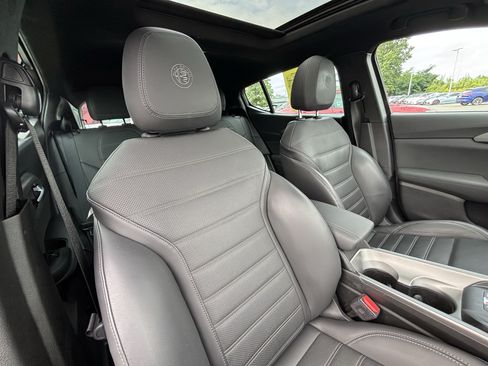 Used 2024 Alfa Romeo Tonale Ti w/ Premium Interior Package AWD/4WD image 27