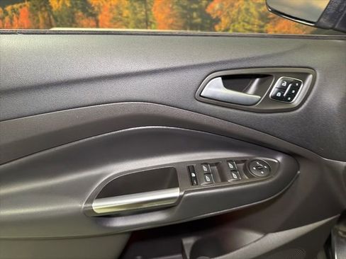 Used 2018 Ford Escape Titanium AWD/4WD image 26
