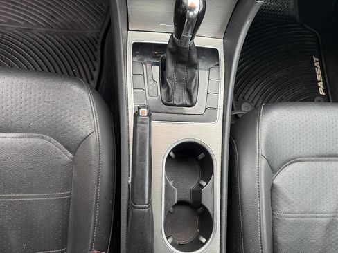 Used 2014 Volkswagen Passat 2.5 SE image 13