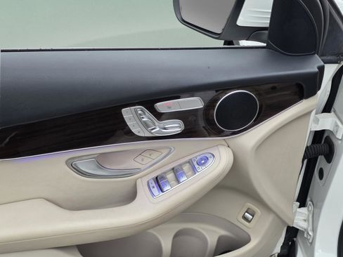 Used 2022 Mercedes-Benz GLC 300 GLC 300 image 10