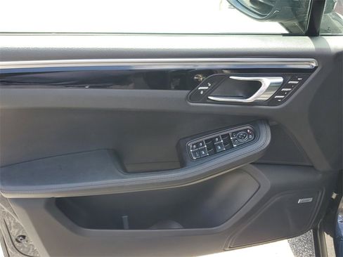 Used 2017 Porsche Macan image 19