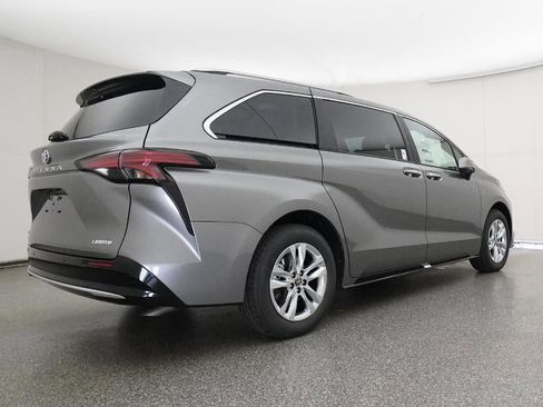 New 2026 Toyota Sienna Limited image 25