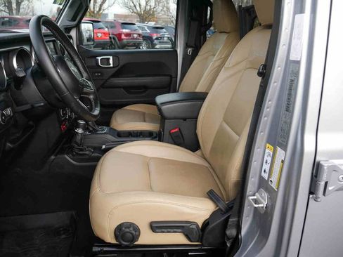 Used 2018 Jeep Wrangler Unlimited Rubicon w/ Dual Top Group image 27