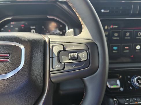 Used 2025 GMC Sierra 1500 AT4 image 24