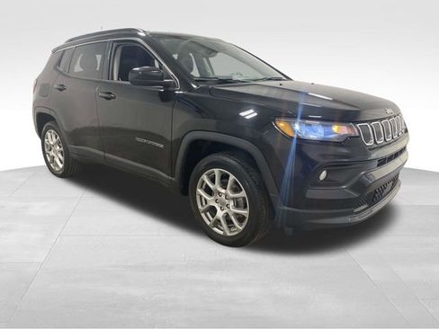 Used 2022 Jeep Compass Latitude image 5