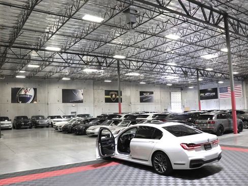 Used 2020 BMW 750i xDrive w/ Executive Package AWD/4WD image 16