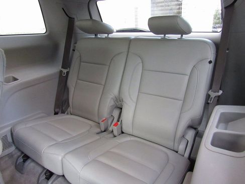 Used 2019 GMC Acadia SLT image 18