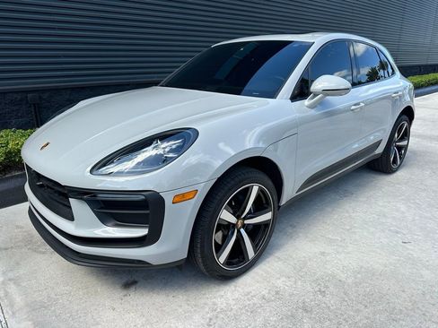 Certified 2026 Porsche Macan image 7