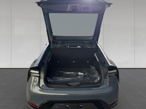 New 2026 Toyota Prius Plug-In Hybrid FWD image 19