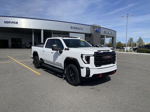 Used 2024 GMC Sierra 2500 AT4 w/ Technology Package AWD/4WD image 11