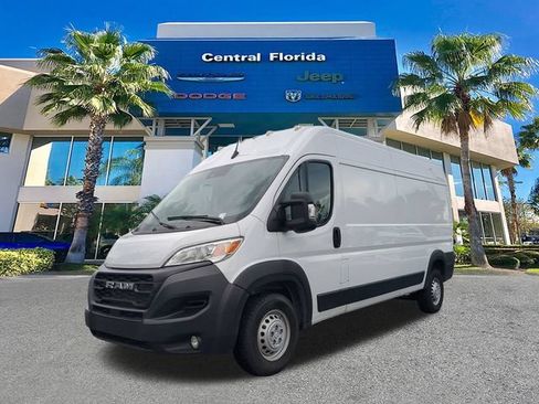 Used 2025 RAM ProMaster 2500 w/ Convenience Group FWD image 9