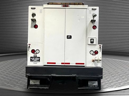 Used 2016 Ford F550 4x4 Regular Cab Super Duty image 5