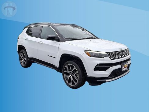 Used 2025 Jeep Compass Limited w/ Elite Group AWD/4WD image 2