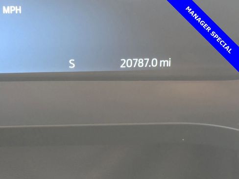 Used 2023 Ford F150 Lightning XLT image 31