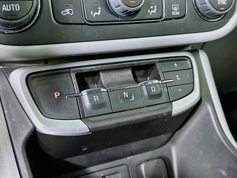 Used 2023 GMC Terrain SLT w/ Infotainment Package II AWD/4WD image 25