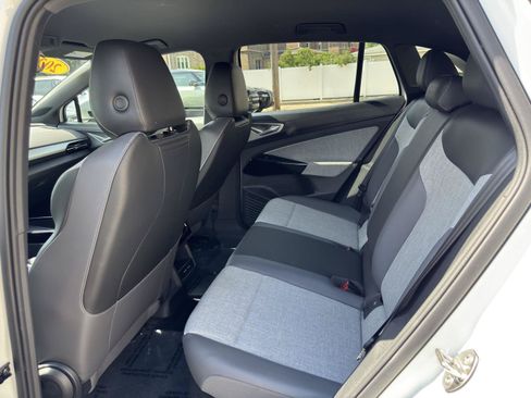Used 2023 Volkswagen ID.4 2WD image 30