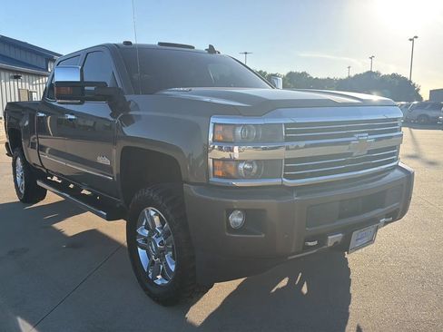 Used 2015 Chevrolet Silverado 2500 High Country w/ Duramax Plus Package AWD/4WD image 35