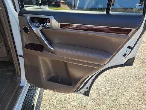 Used 2019 Lexus GX 460 Luxury AWD/4WD image 10