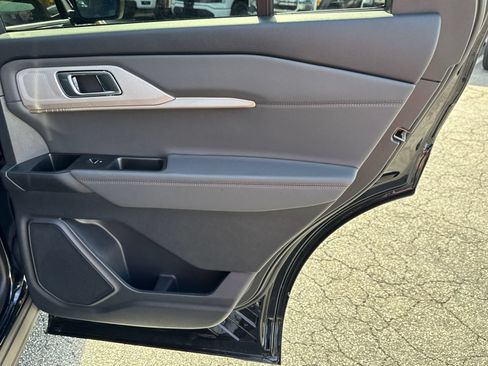 New 2026 Ford Explorer Active RWD image 17