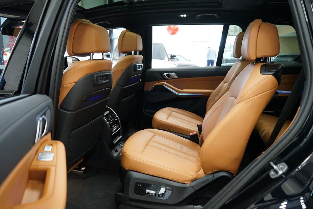 Used 2022 BMW X7 xDrive40i w/ M Sport Package AWD/4WD image 60