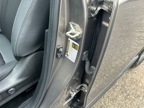 Used 2020 Subaru Forester Premium AWD/4WD image 27