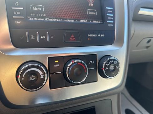 Used 2014 GMC Acadia SLE image 40