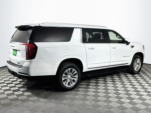 Used 2025 GMC Yukon XL Denali RWD image 8