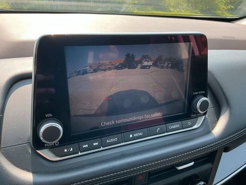 Used 2023 Nissan Rogue SV AWD/4WD image 25